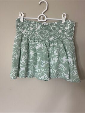 Smocked Waist Green Leaf Print Women’s Shorts